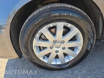 2016 Chrysler Town & Country Touring 121.2" WB – miniatura 8