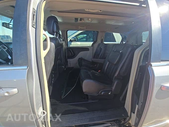 2016 Chrysler Town & Country Touring 121.2" WB - miniatura 13