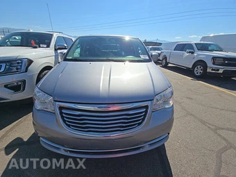 2016 Chrysler Town & Country Touring 121.2" WB - miniatura 2