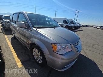 2016 Chrysler Town & Country Touring 121.2" WB - miniatura 3