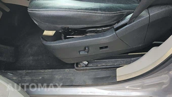 2016 Chrysler Town & Country Touring 121.2" WB - miniatura 30