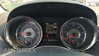 2016 Chrysler Town & Country Touring 121.2" WB - miniatura 34