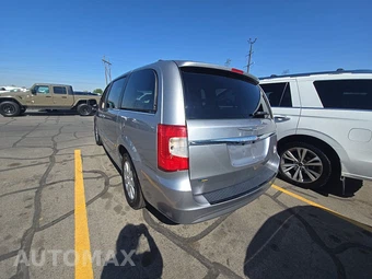 2016 Chrysler Town & Country Touring 121.2" WB - miniatura 6