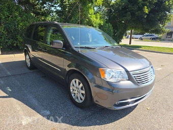 2016 Chrysler Town & Country Touring 121.2" WB - miniatura 4