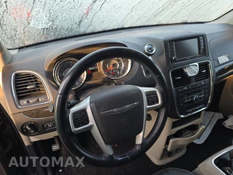2016 Chrysler Town & Country Touring 121.2" WB - miniatura 11