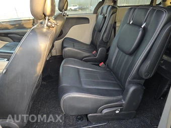 2016 Chrysler Town & Country Touring 121.2" WB - miniatura 13