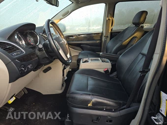 2016 Chrysler Town & Country Touring 121.2" WB - miniatura 7