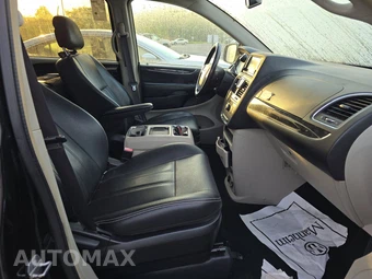 2016 Chrysler Town & Country Touring 121.2" WB - miniatura 8