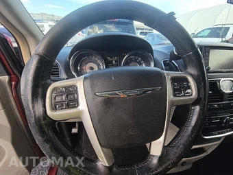 2016 Chrysler Town & Country Touring 121.2" WB – miniatura 10
