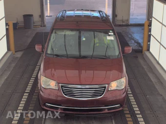 2016 Chrysler Town & Country Touring 121.2" WB – miniatura 2