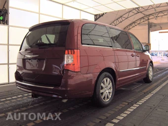 2016 Chrysler Town & Country Touring 121.2" WB – miniatura 4