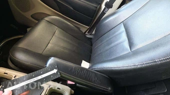 2016 Chrysler Town & Country Touring 121.2" WB – miniatura 40