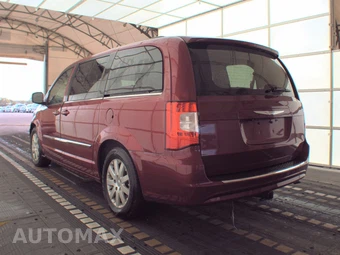 2016 Chrysler Town & Country Touring 121.2" WB – miniatura 6