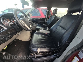 2016 Chrysler Town & Country Touring 121.2" WB – miniatura 7