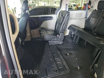 2016 Chrysler Town & Country Touring 121.2" WB - miniatura 13