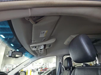 2016 Chrysler Town & Country Touring 121.2" WB - miniatura 15