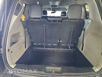 2016 Chrysler Town & Country Touring 121.2" WB - miniatura 18