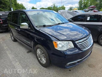 2016 Chrysler Town & Country Touring L Anniversary Edition 121.2" WB – miniatura 3