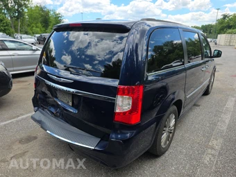 2016 Chrysler Town & Country Touring L Anniversary Edition 121.2" WB – miniatura 4
