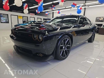 2016 Dodge Challenger 392 HEMI Scat Pack Shaker
