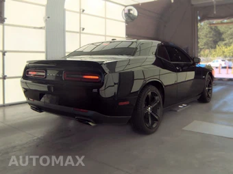 2016 Dodge Challenger R/T – miniatura 4