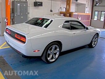 2016 Dodge Challenger R/T – miniatura 4