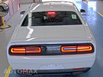2016 Dodge Challenger R/T – miniatura 5