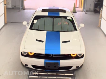 2016 Dodge Challenger R/T Plus - miniatura 2