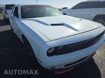 2016 Dodge Challenger R/T Plus – miniatura 3