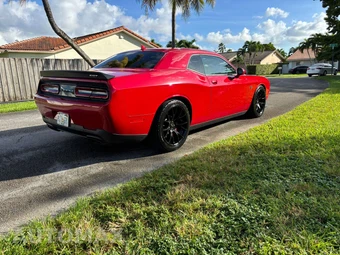 2016 Dodge Challenger SRT Hellcat - miniatura 7