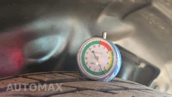 2016 Dodge Challenger SXT – miniatura 21