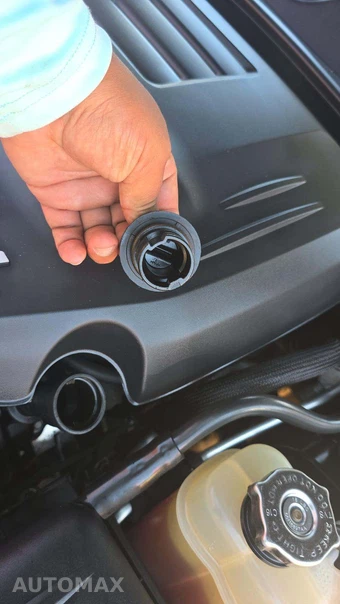 2016 Dodge Challenger SXT – miniatura 23