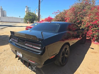 2016 Dodge Challenger SXT – miniatura 4
