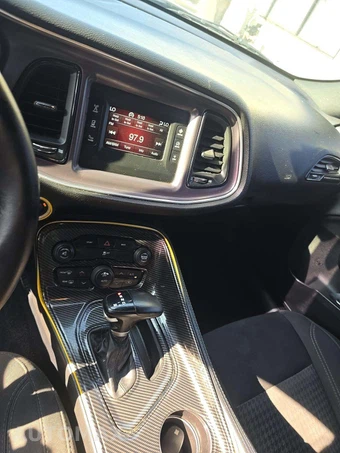2016 Dodge Challenger SXT – miniatura 10