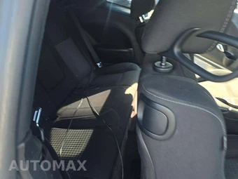 2016 Dodge Challenger SXT – miniatura 16