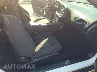 2016 Dodge Challenger SXT – miniatura 18