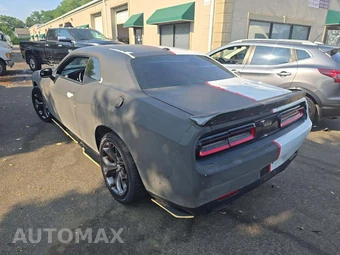 2016 Dodge Challenger SXT – miniatura 2