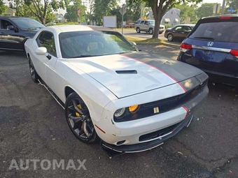 2016 Dodge Challenger SXT – miniatura 4