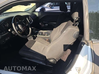 2016 Dodge Challenger SXT – miniatura 6