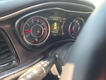 2016 Dodge Challenger SXT – miniatura 9