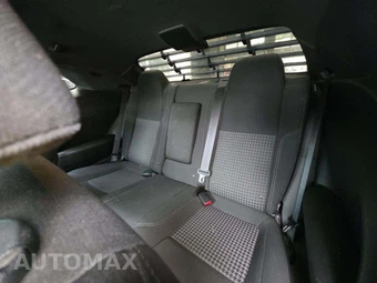 2016 Dodge Challenger SXT – miniatura 13