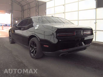 2016 Dodge Challenger SXT – miniatura 6