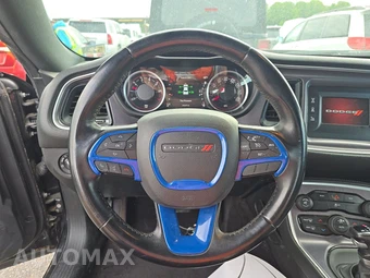 2016 Dodge Challenger SXT – miniatura 10