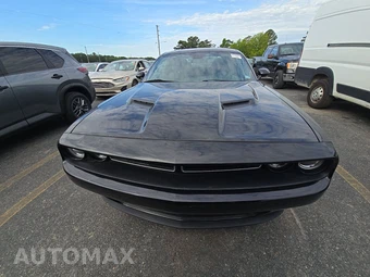 2016 Dodge Challenger SXT – miniatura 2