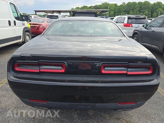 2016 Dodge Challenger SXT – miniatura 5