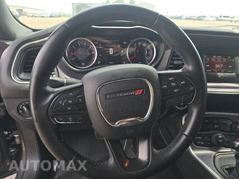 2016 Dodge Challenger SXT – miniatura 10