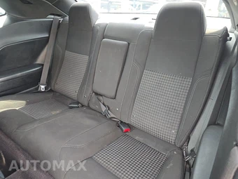 2016 Dodge Challenger SXT – miniatura 13