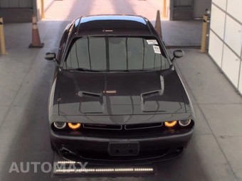 2016 Dodge Challenger SXT – miniatura 2