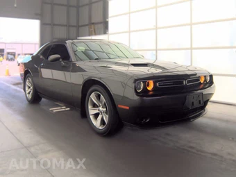 2016 Dodge Challenger SXT – miniatura 3