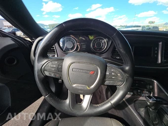 2016 Dodge Challenger SXT - miniatura 10